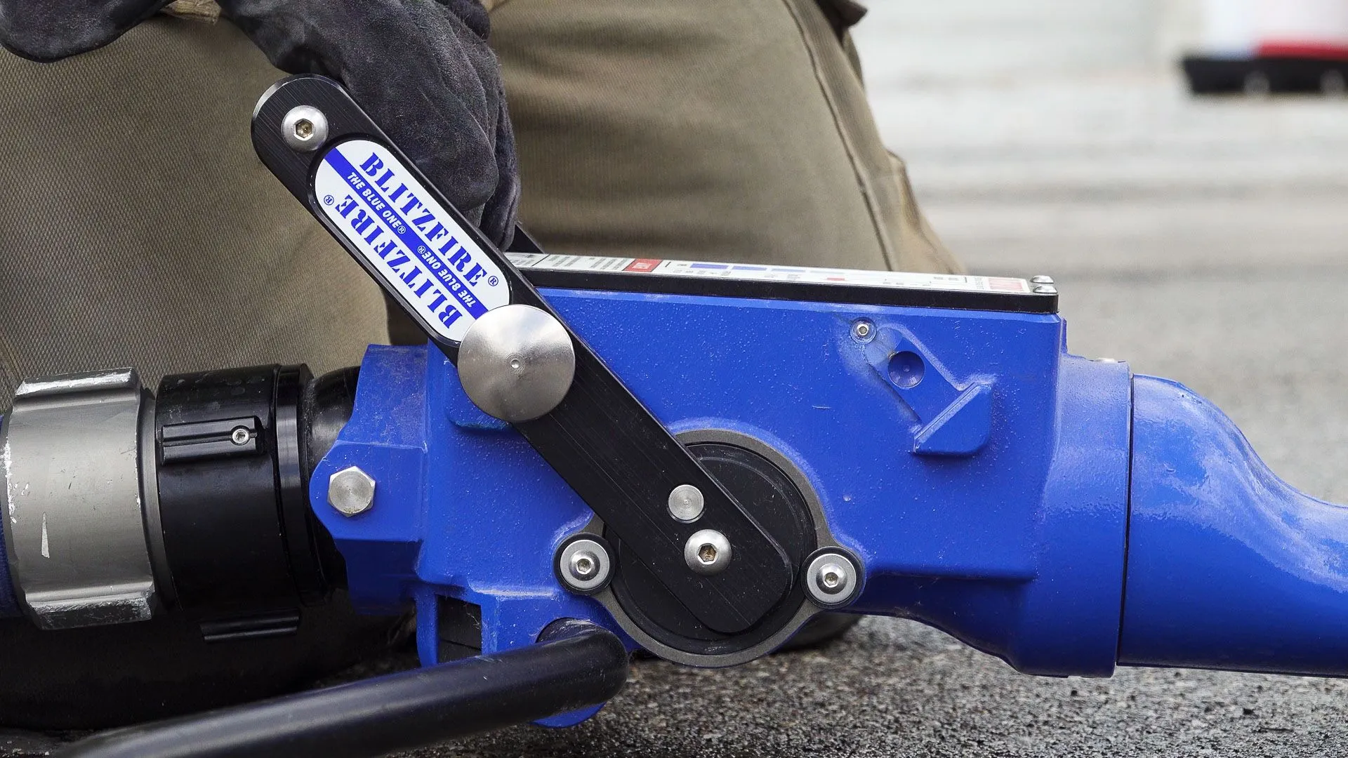 BlitzFire Oscillating Portable Monitor - 2.5