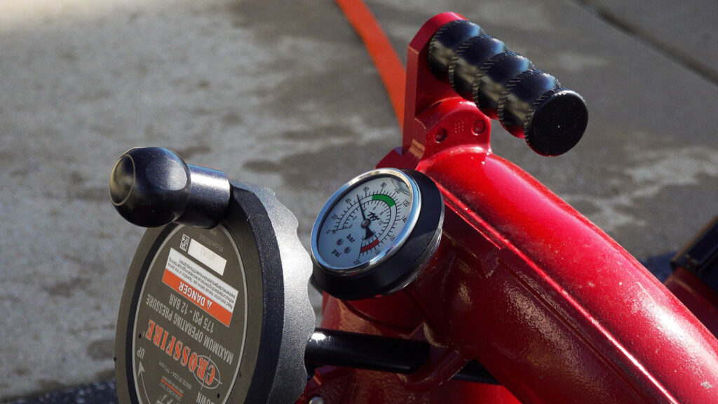 CrossFire® Portable Monitor crossfire.00 00 11 08.Still007