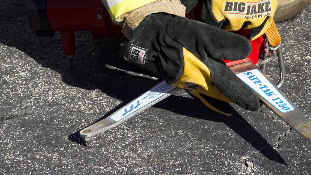 CrossFire® Portable Monitor crossfire.00 00 51 12.Still032