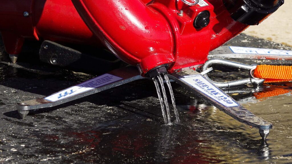 CrossFire® Portable Monitor crossfire.00 00 52 21.Still033