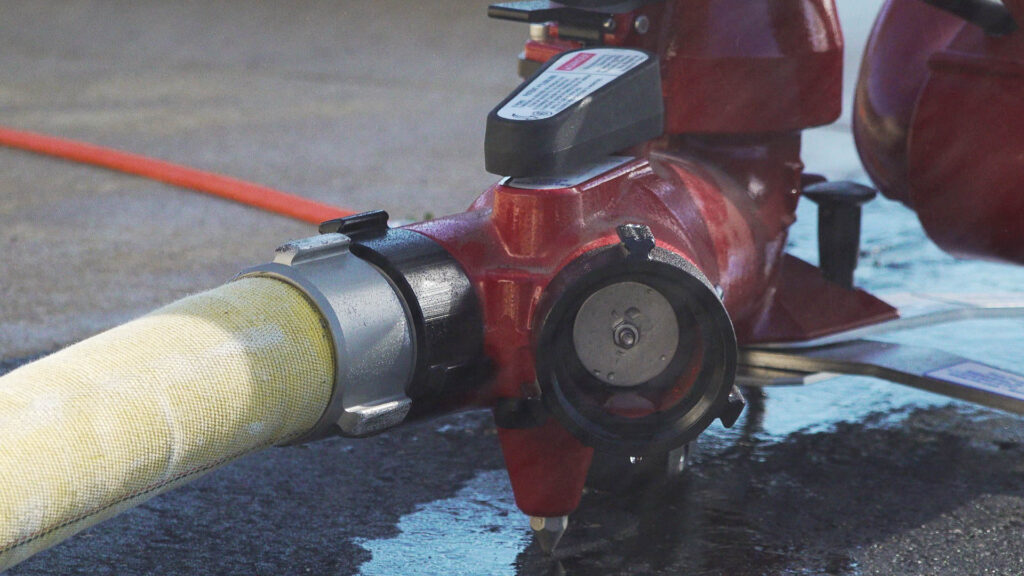 CrossFire® Portable Monitor crossfire.00 01 04 20.Still040