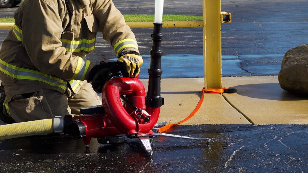 CrossFire® Portable Monitor crossfire.00 02 46 11.Still059