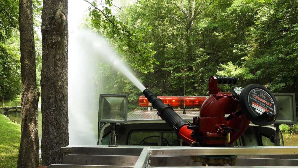 CrossFire® Portable Monitor crossfire.00 03 24 05.Still065