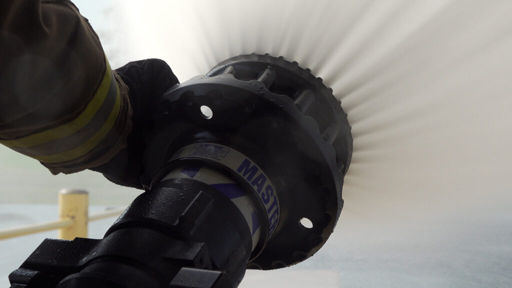 master stream.00 00 14 11.Still007