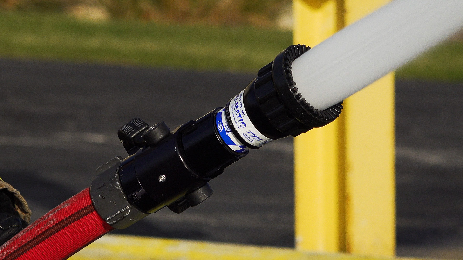 Mid-Matic™ Automatic Nozzle mid matic.00 00 01 07.Still001 1