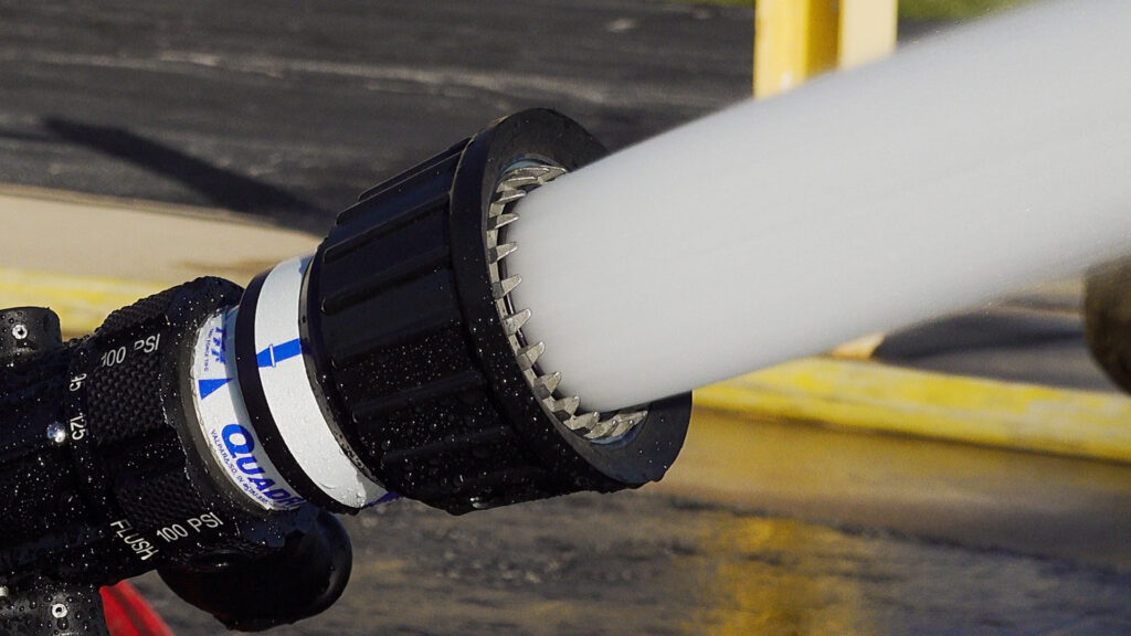 quadrafog.00 00 21 16.Still018