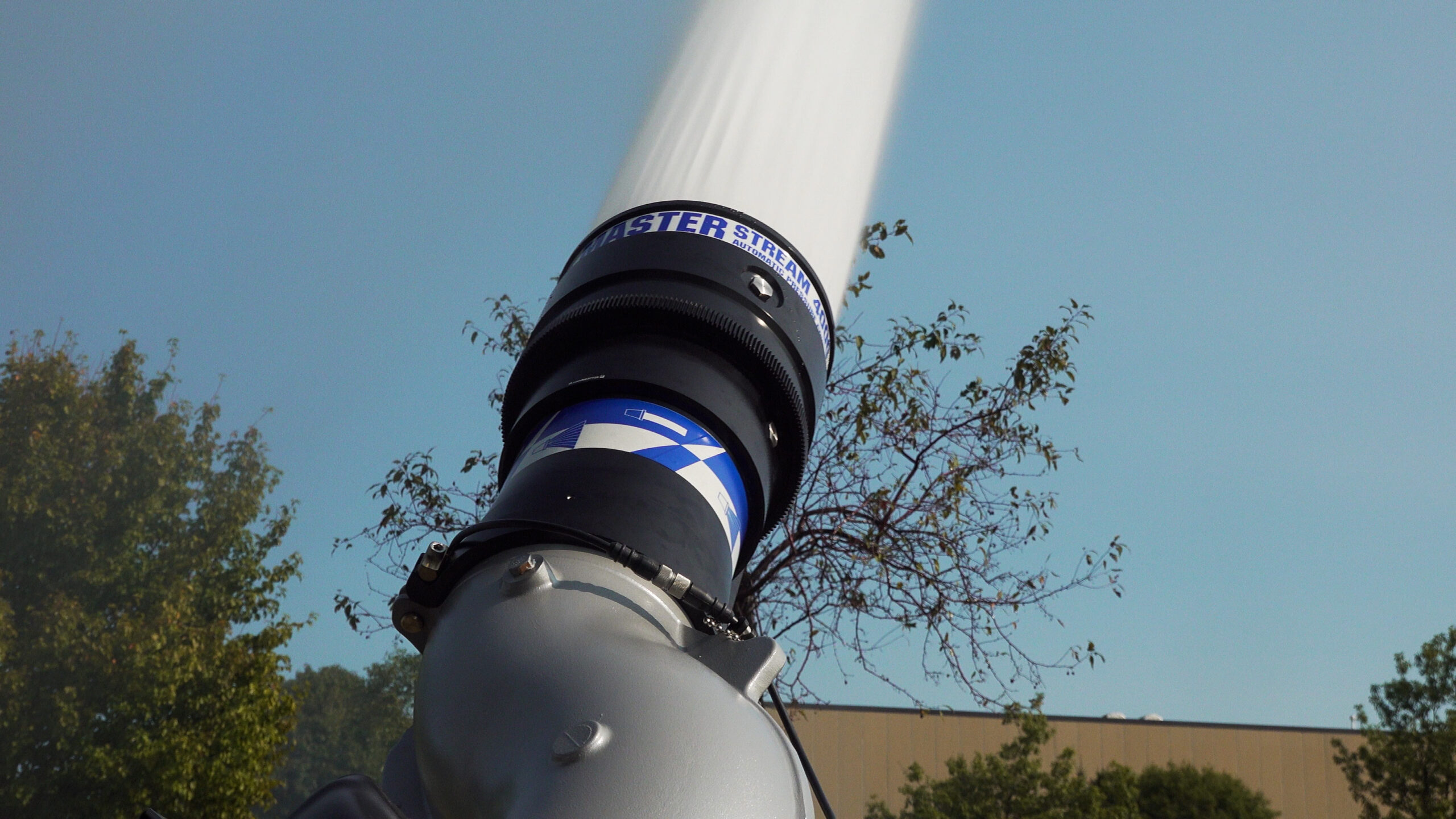 Tsunami™ Firefighting Monitors tsunami00 00 15 06Still009