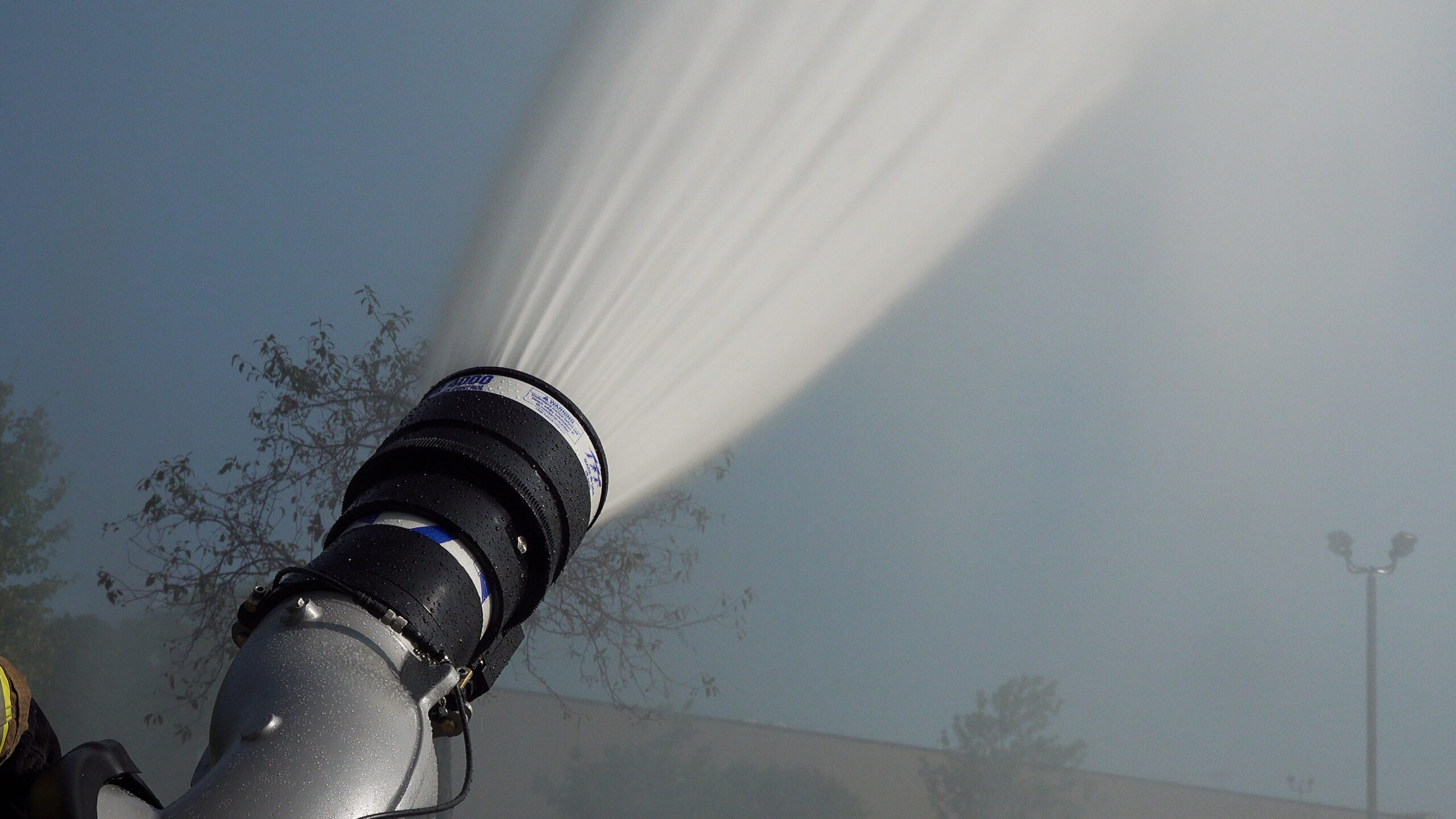 Tsunami™ Firefighting Monitors tsunami00 00 18 17Still011