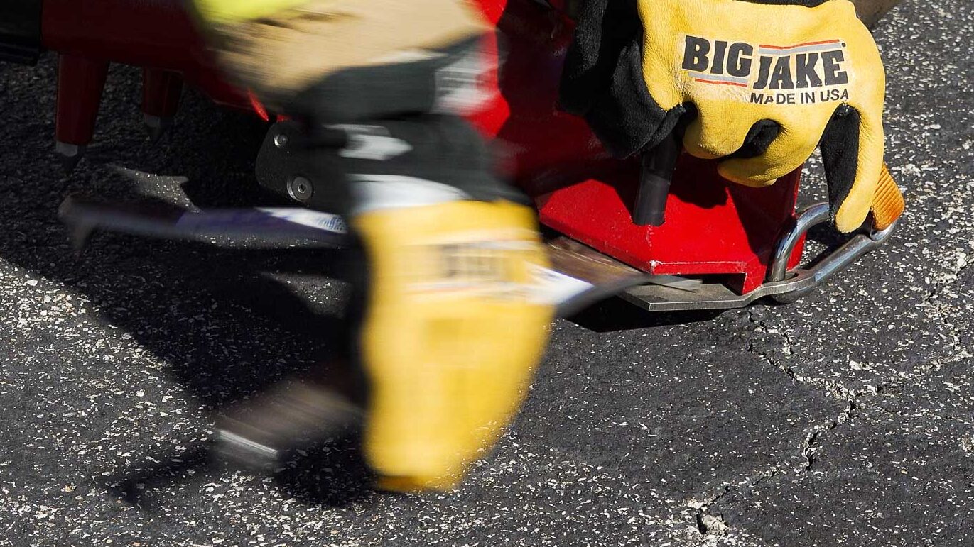 CrossFire® Portable Monitor crossfire.00 00 56 03.Still074 edited